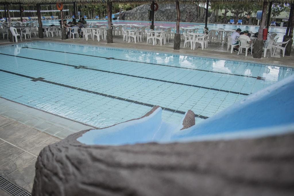Hotel Suerre กวาปิเลส ภายนอก รูปภาพ