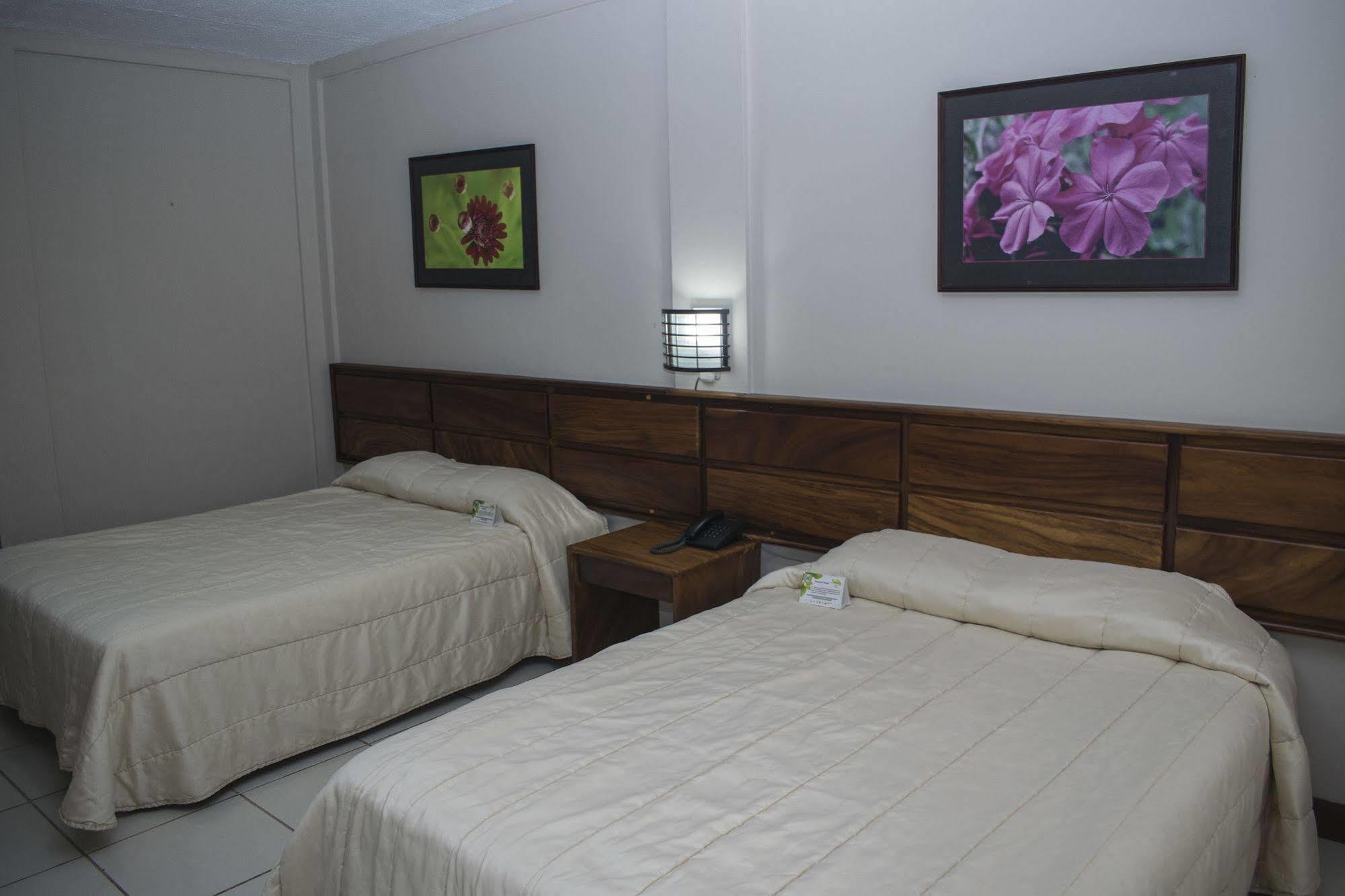 Hotel Suerre กวาปิเลส ภายนอก รูปภาพ